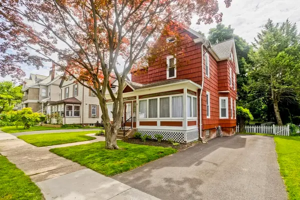 86 Sycamore St, Holyoke, MA 01040