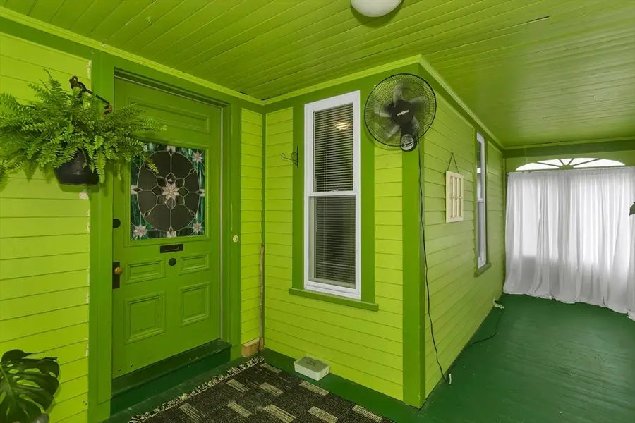 86 Sycamore St, Holyoke, MA 01040 - #3