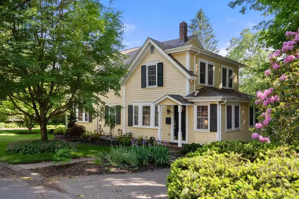 8 Avon Rd, Wellesley, MA 02482