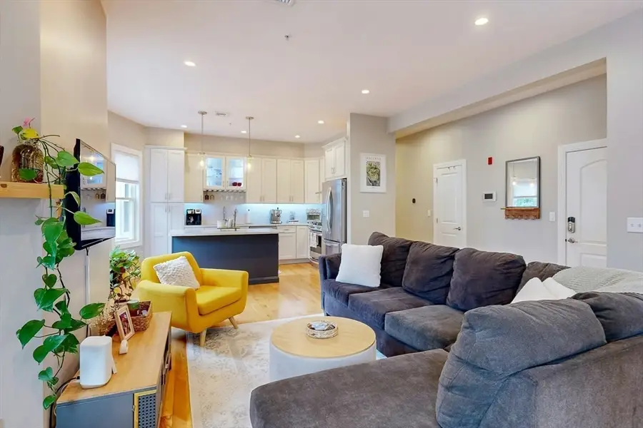 27 Thornley St #2, Boston, MA 02125 - #3