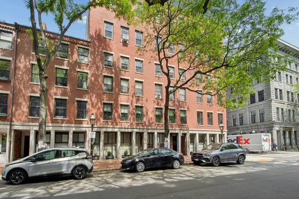 120 Commercial St #4-4, Boston, MA 02109