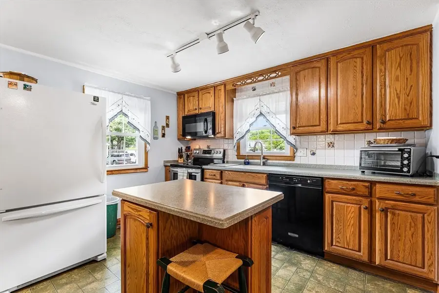 187 Riverview St, Brockton, MA 02302 - #2