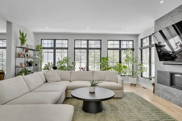 32 Lantern Ln, Wellesley, MA 02481