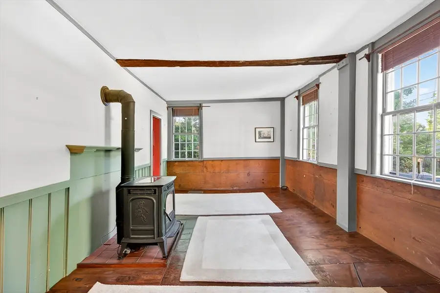 17 S Main St, Petersham, MA 01366 - #3