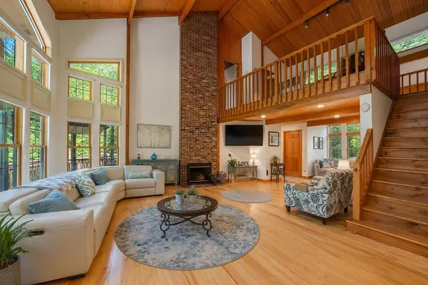 112 Elm St, Auburn, MA 01501