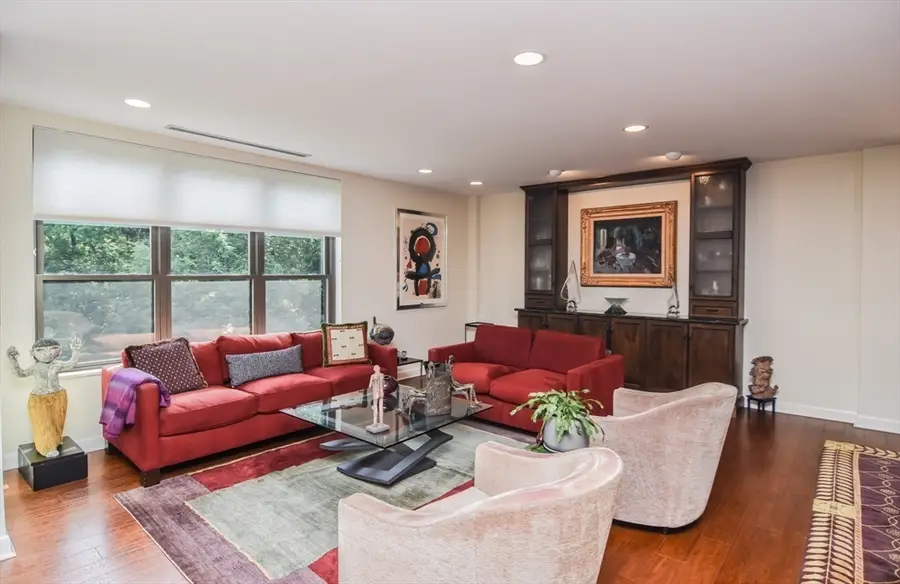 210 Nahanton #407, Newton, MA 02459 - #3
