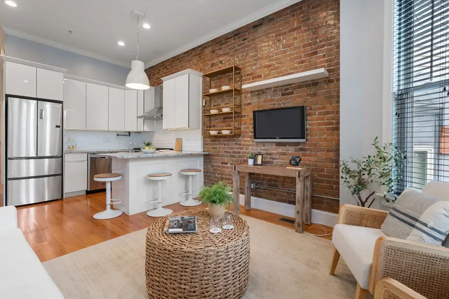 9 Everett Ave #1, Boston, MA 02125 - #2