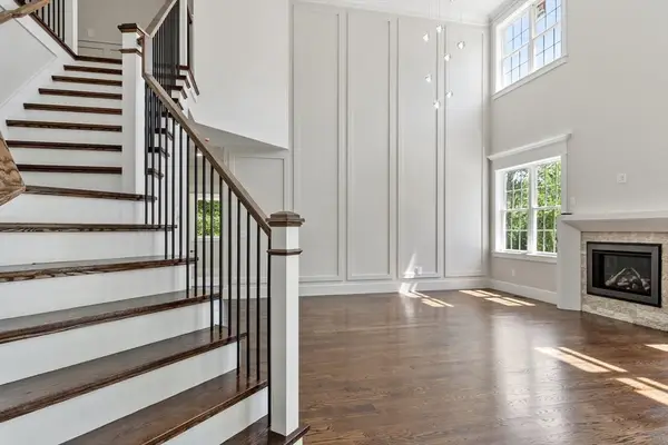 86 High St, Shrewsbury, MA 01545