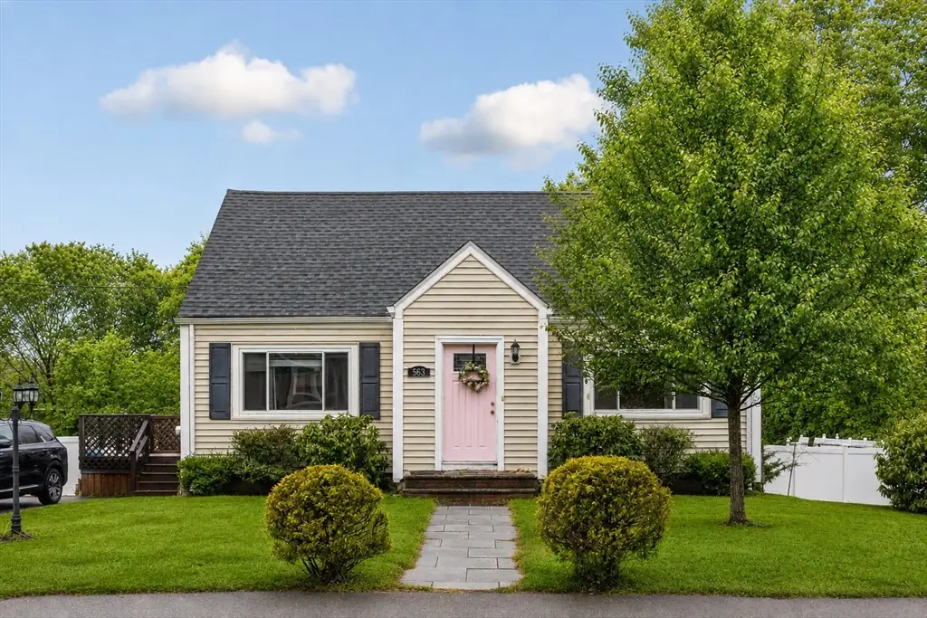 563 Pine St, Weymouth, MA 02190 - #1