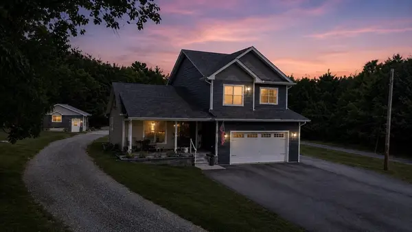75 Kendall St, Granby, MA 01033