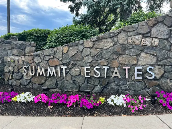 1004 Paradise Road #3C, Swampscott, MA 01907