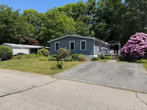 16 Liberty St, West Bridgewater, MA 02379