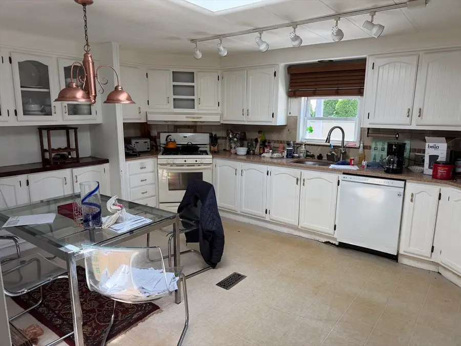 16 Liberty St, West Bridgewater, MA 02379 - #3