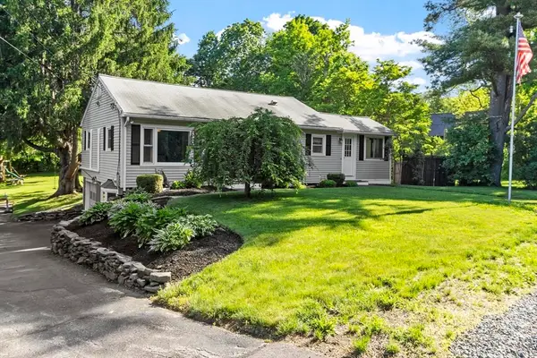 1417 Massachusetts Ave, Lunenburg, MA 01462