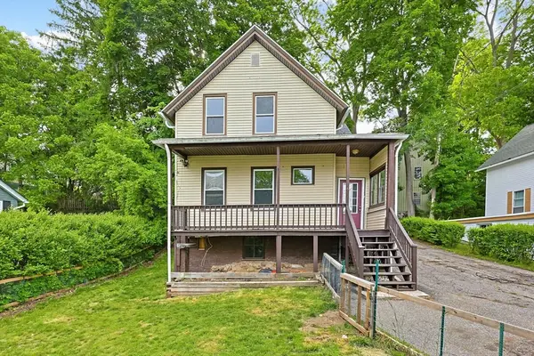 6 Walker Ct, Southbridge, MA 01550