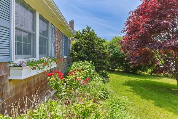 33 Jeanette Rd, Chatham, MA 02633