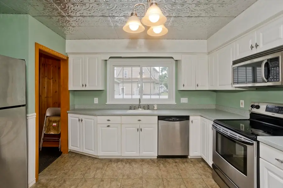 115 Bonneville Ave, Chicopee, MA 01013 - #2