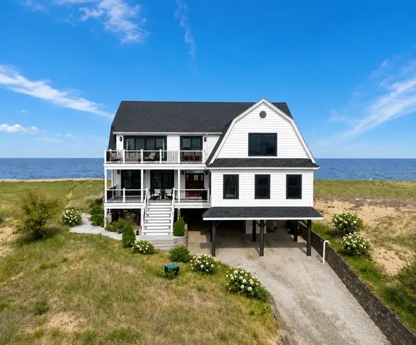 4 35th St, Newbury, MA 01951