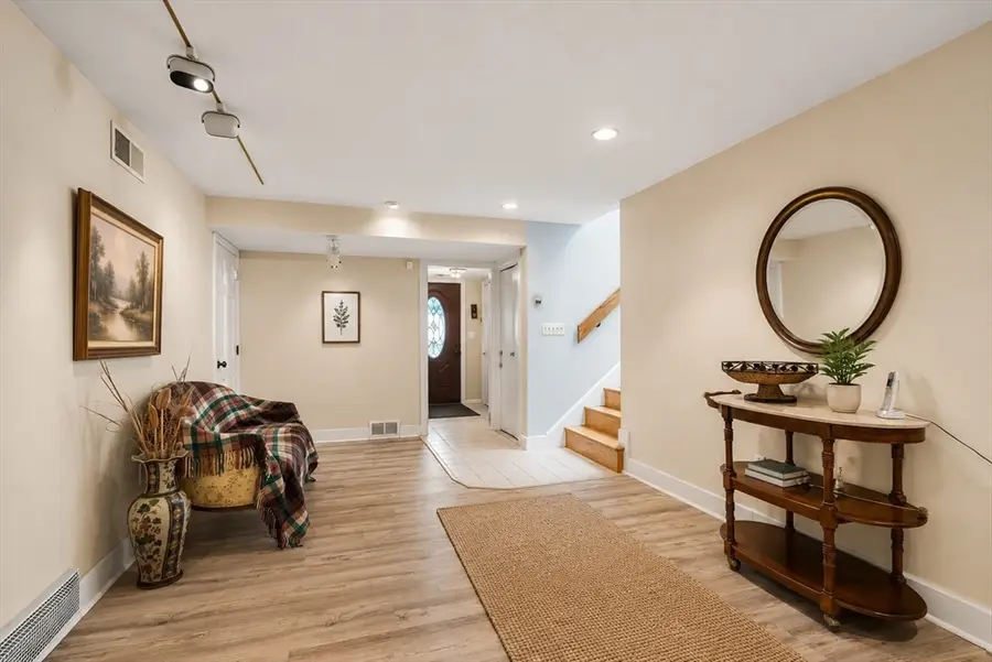 27 Randy Rd, Framingham, MA 01701 - #3