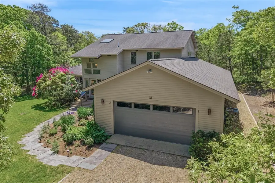 18 Puritan Dr, Oak Bluffs, MA 02557 - #2