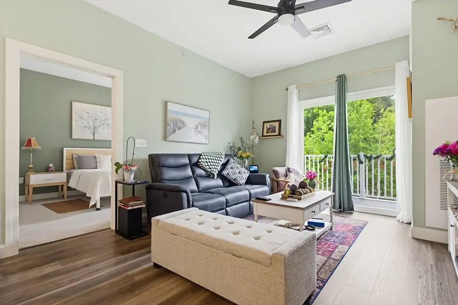 3307 Briarwood Vlg #3307, Clinton, MA 01510 - #3