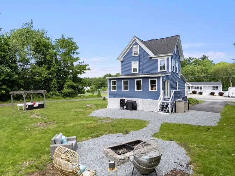 83 Elm St, Salisbury, MA 01952 - #3