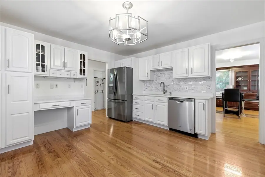 19 Elm Ct, Andover, MA 01810 - #3
