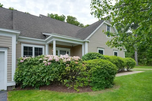 31 Sanctuary Ln #31, Hopkinton, MA 01748