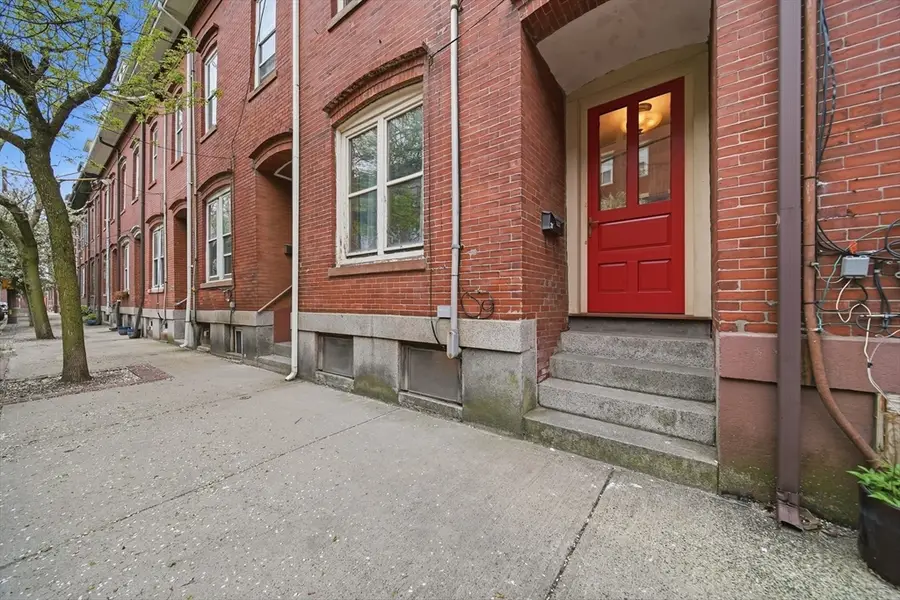 28 Medford St, Chelsea, MA 02150 - #3