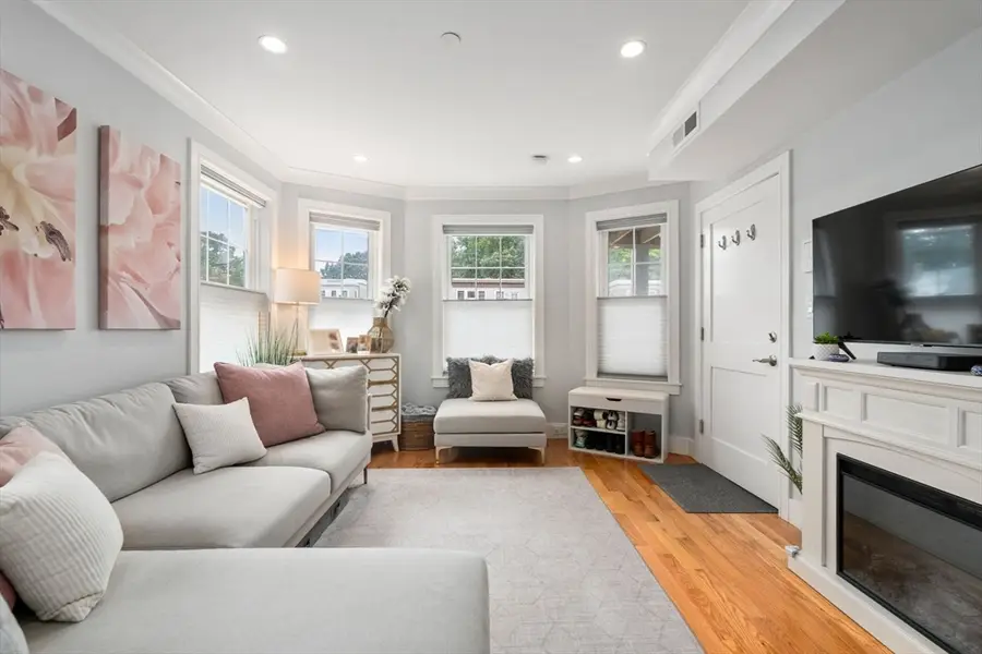 652 Hyde Park Ave. #2R, Boston, MA 02131 - #2