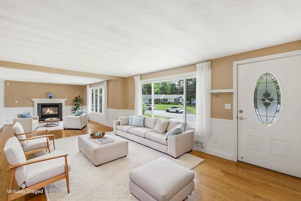 14 Raymond Rd, Chelmsford, MA 01824 - #1