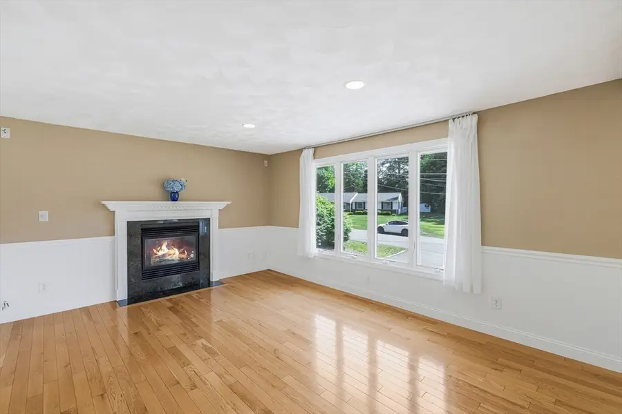 14 Raymond Rd, Chelmsford, MA 01824 - #2