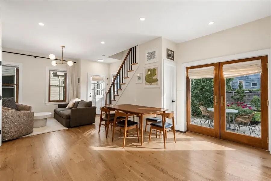 8 Bolton Pl, Boston, MA 02129 - #3