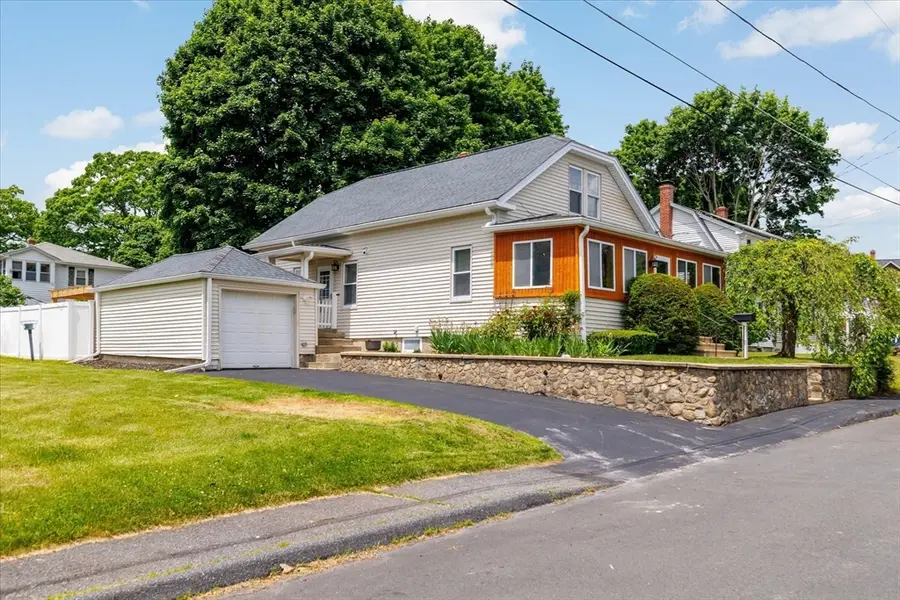 11 Everett Ave, Webster, MA 01570 - #3