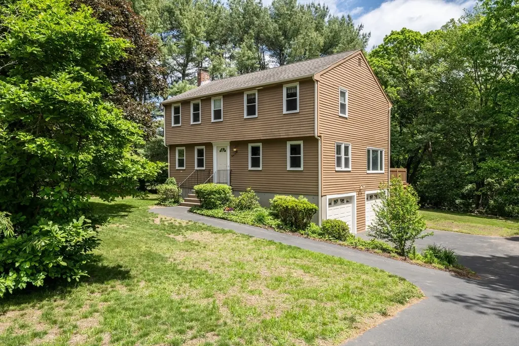 8 Spruce Rd, Medway, MA 02053 - #1