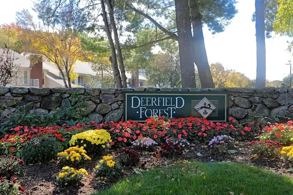 16 Walden Dr #20, Natick, MA 01760