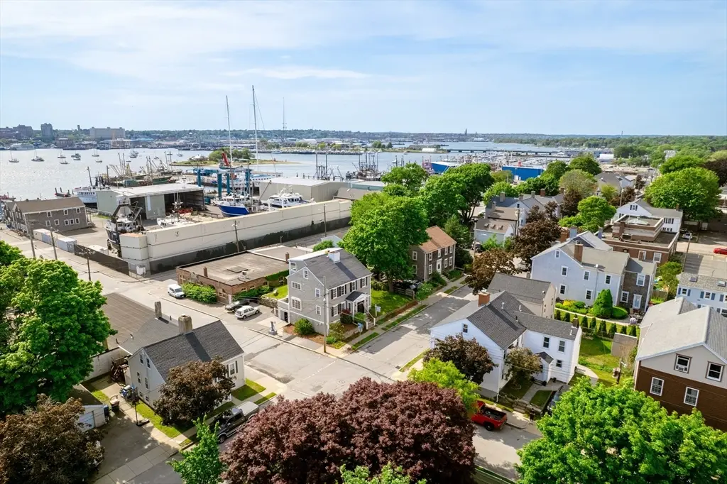16 Middle St, Fairhaven, MA 02719 - #1