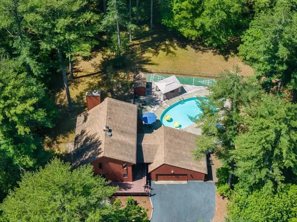 47 Walnut Plain Rd, Rochester, MA 02770