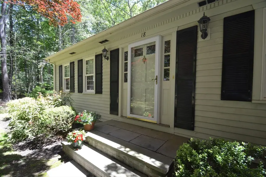 18 Bennett Rd, Rochester, MA 02770 - #3