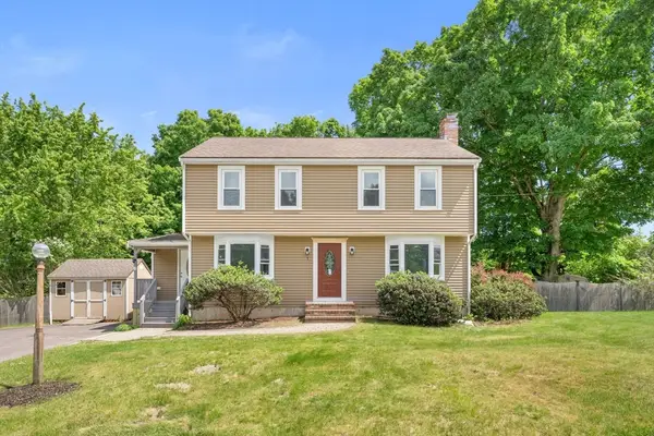 5 Tuckoosa Cir, Bridgewater, MA 02324