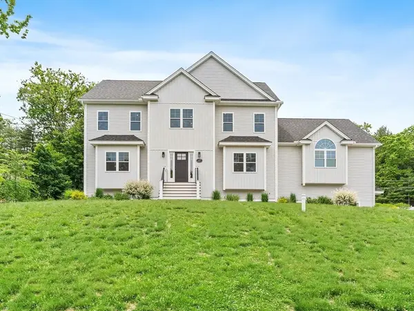 17 Grand St, Wilmington, MA 01887