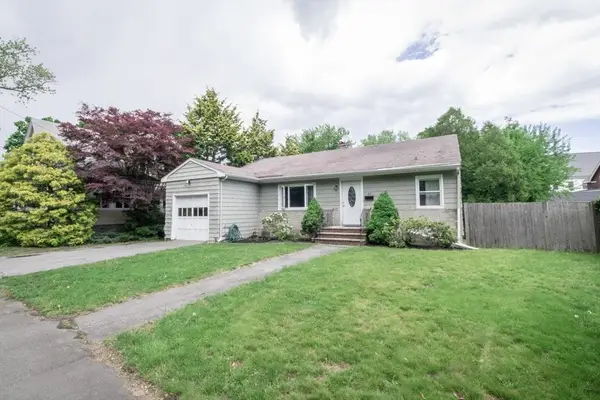 21 Salem St, Swampscott, MA 01907