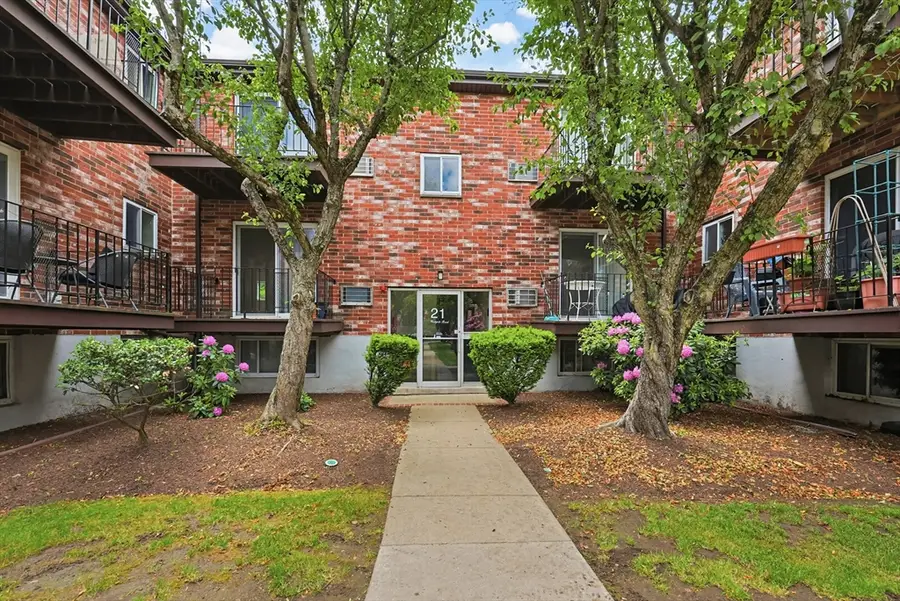 21 Westgate Rd #4, Chestnut Hill, MA 02467 - #2