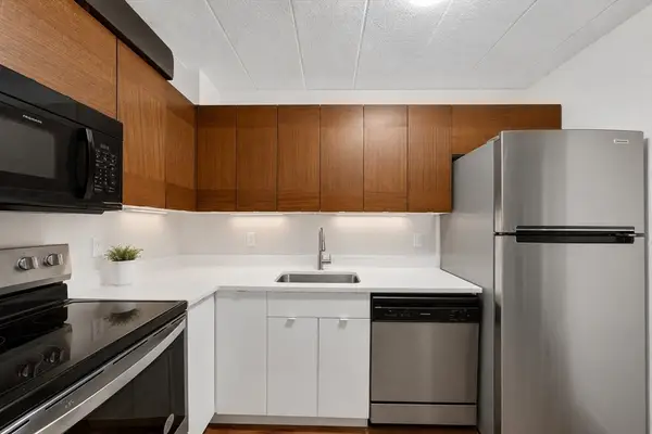 345 Harvard St #4A, Cambridge, MA 02138
