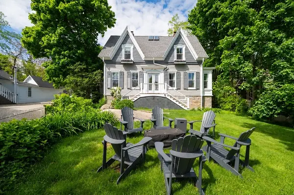 184 Granite St, Rockport, MA 01966