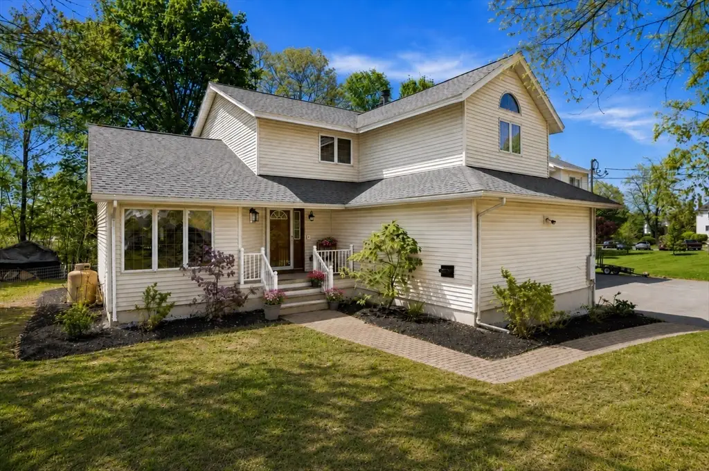 25 Thomas Pl, Leominster, MA 01453 - #1