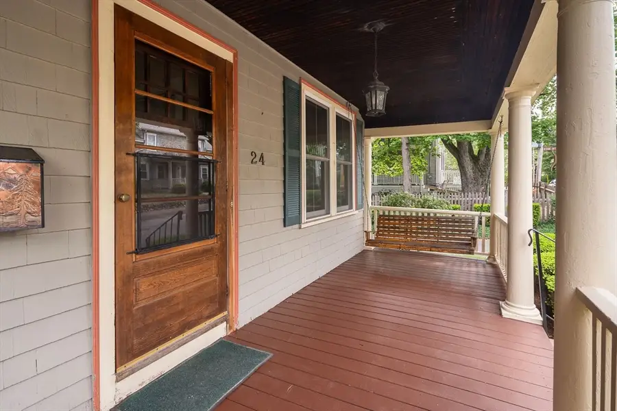 24 Mt Vernon St, Reading, MA 01867 - #3