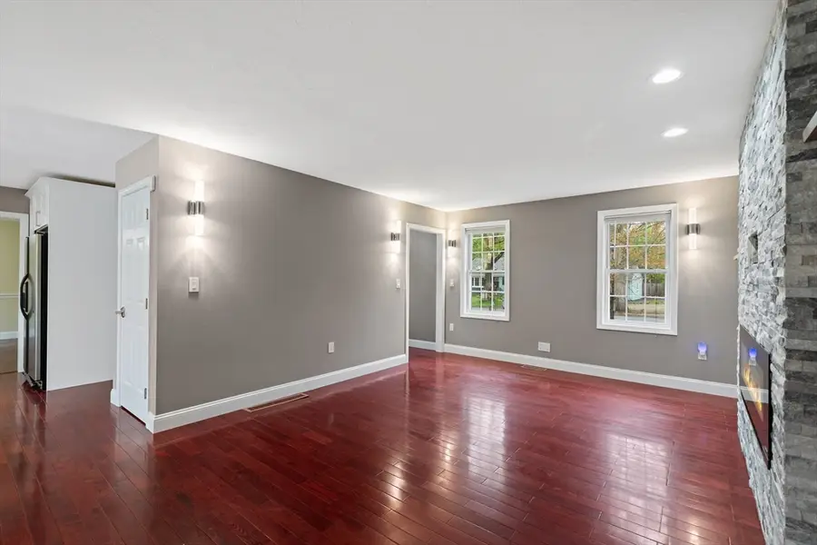 85 Pine St, Franklin, MA 02038 - #3