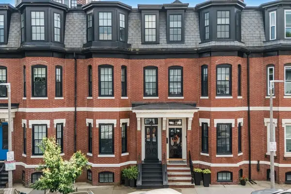 795 E 4th St, Boston, MA 02127