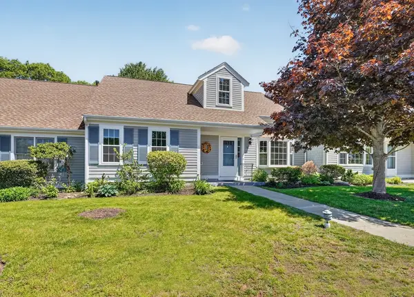 1 Melville Ct #B, Bourne, MA 02559